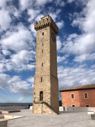 El Ayuntamiento prepara el reloj de la Torre de Mangana para dar las campanadas de Nochevieja