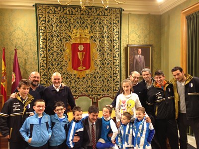 El alcalde recibe al Club Deportivo Fátima que se encuentra en un excelente momento