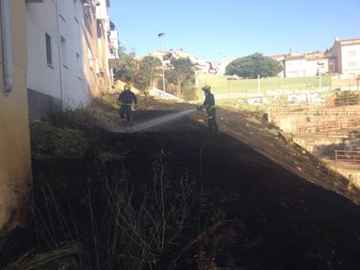 Los bomberos de Cuenca sofocan un incendio de matorral en Tiradores Altos
 