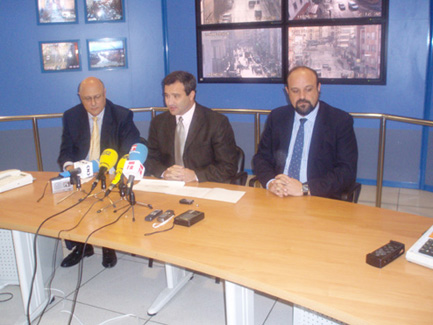 El alcalde presenta las dos nuevas grúas y el sistema de apoyo al servicio Mobility