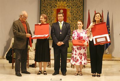 Carlos y Mª Ángeles Saura,Antonio Iglesias y Ánges Luis Mota ya son hijos adoptivos y predilecto de la ciudad de Cuenca