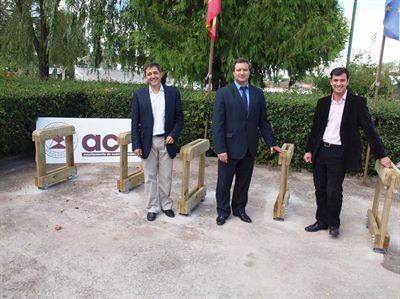 El Ayuntamiento promueve el uso de la bicicleta con la instalación de nuevos aparcabicis