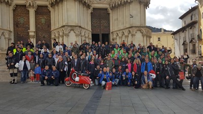 La Plaza Mayor acoge la I Concentración de la Vespa Club Cuenca 