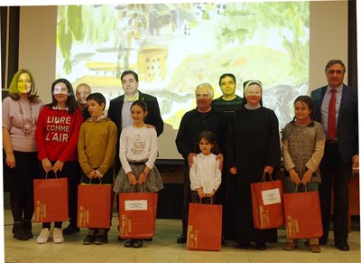 Ángel Mariscal entrega los premios del V Concurso de Dibujo Abstracto ‘Los Colores de Cuenca’