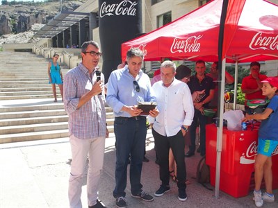 Más de cien ciclistas celebran el paso de La Vuelta 2017 por Cuenca