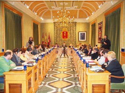 El Ayuntamiento prevé cerrar el ejercicio económico 2014 en positivo