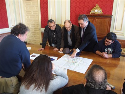 Mariscal da a conocer a los vecinos de El Salvador el nuevo proyecto de urbanización del Jardinillo que incluye sus propuestas de mejora