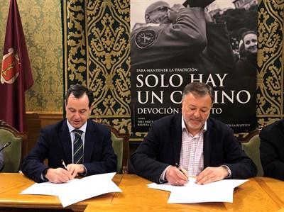 Ayuntamiento y Junta de Cofradías suscriben su convenio de colaboración para el desarrollo de la Semana Santa