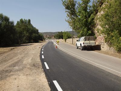 El Ayuntamiento amplía la zona asfaltada del Recinto Ferial