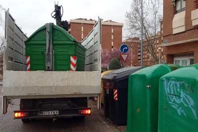 El Ayuntamiento de Cuenca renueva más de 100 contenedores en diferentes zonas de la ciudad