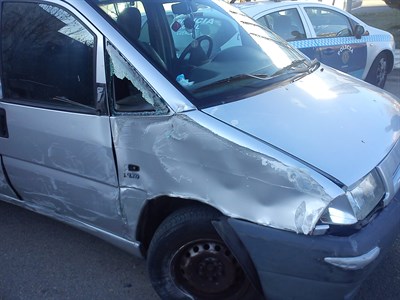 La Policía Local interviene en un accidente por salida de vía en la rotonda de Avenida de la Policía Nacional con Gerardo Diego