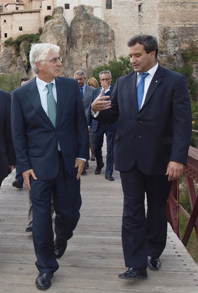 El alcalde solicita al presidente de la Junta colaboración para el desarrollo de una decena de proyectos