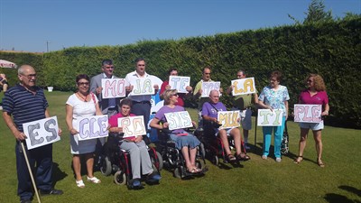 El Ayuntamiento se compromete a mejorar la calidad de vida de las personas con movilidad reducida