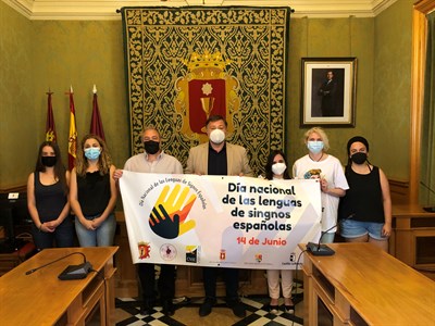 El Ayuntamiento se suma a la conmemoración del Día Nacional de las Lenguas de Signos Españolas 