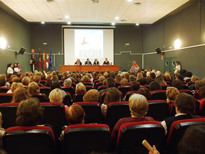 Marta Robles reflexiona, junto a 20 clubs de lectura, sobre el mal y las obsesiones presentes en su novela ‘La Mala Suerte’ 