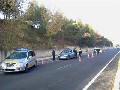 La Policía Local de Cuenca está llevando a cabo controles integrales preventivos en los que se comprueba fundamentalmente la documentación 