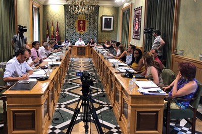 La Corporación municipal acuerda debatir de forma conjunta el impulso de la inversión de los Fondos DUSI