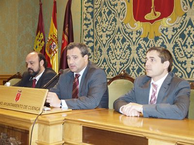 El Equipo de Gobierno propone la eliminación del puesto de Asesor de Desarrollo Local, de un liberado del Equipo de Gobierno y otro de la Oposición como medidas de ahorro