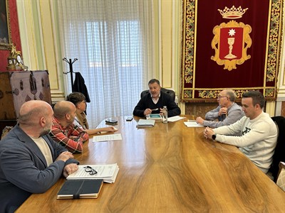 El alcalde Darío Dolz recibe a la nueva Directiva de la Asociación de Vecinos de Fuente del Oro