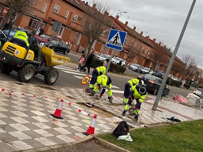 Comienza el nuevo Plan de Mantenimiento Urbano completando el arreglo de baldosado de avenida del Mediterráneo