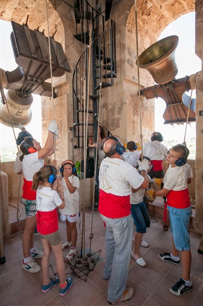 Los campanarios de Cuenca dan la bienvenida al VI Foro Cultura y Ruralidades dentro de los actos de la Presidencia española del Consejo de la UE