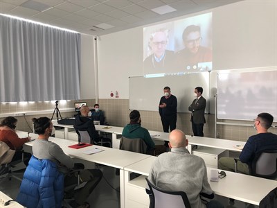 La veintena de alumnos que conforman la tercera promoción de UFIL inician su formación