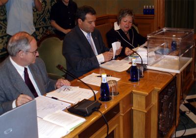 El Pleno aprueba por unanimidad el nombramiento de Mª Ángeles y Carlos Saura y Antonio Iglesias como hijos adoptivos y de Ángel Luis Mota como hijo predilecto a título póstumo