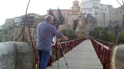 Dos periodistas australianos graban un vídeo para Global Travel Media