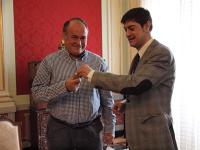 El alcalde entrega las llaves de los Multicines al nuevo adjudicatorio
