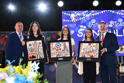 Mónica y Marta Plaza reivindican en su pregón que “además de celebrar a San Julián celebremos la suerte que tenemos de vivir en Cuenca”