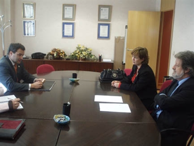 Adif, dispuesto a incorporar la propuesta del Ayuntamiento de construir una gran avenida que una la estación del AVE con el centro de la capital