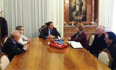 Ángel Mariscal recibe a la embajadora de Letonia con motivo de la celebración del centenario de la existencia del país báltico