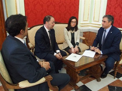 El Ayuntamiento adjudica el contrato de colaboración integral en la gestión recaudatoria de la institución local a la Entidad Financiera “Caixabank, S.A.”