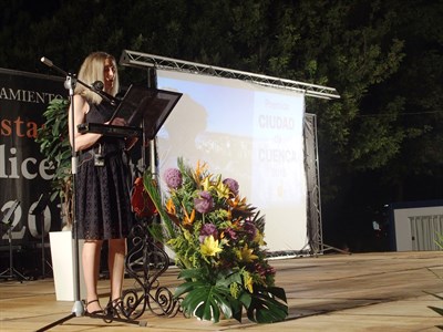 El acto del pregón, a cargo de la historiadora Almudena Serrano, da inicio a la Feria y Fiestas de San Julián