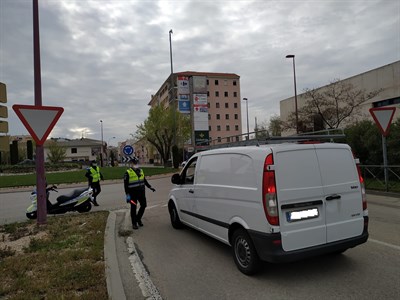 El Ayuntamiento observa un repunte en el número de vehículos que circulan por el casco urbano y ha dado aviso a Policía Local para controlarlo