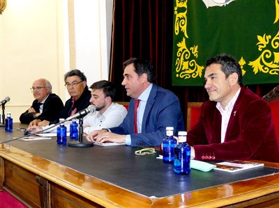 Las mejores recetas del Casco Antiguo explicadas por sus vecinos, reunidas en un libro 