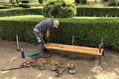 La JGL acuerda encargar a la Fábrica Municipal de Maderas la reparación y mantenimiento de bancos, pérgolas y otros elementos