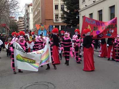 “Alicia en el país de fábula” se lleva el primer premio del concurso infantil de disfraces
