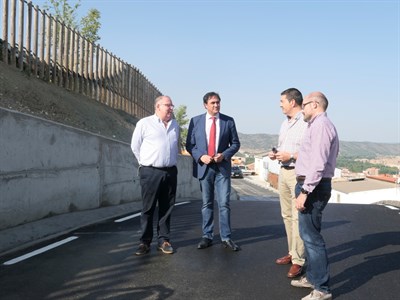 El Ayuntamiento abre a la circulación la nueva vía de comunicación entre los barrios de Tiradores y Santa Teresa