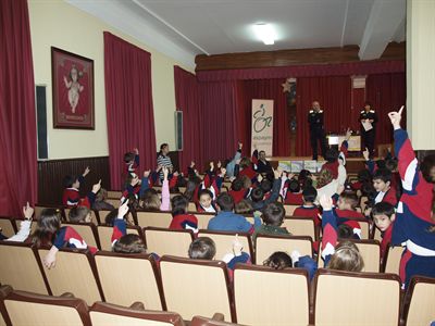 Continúan las charlas informativas de la Policía Local en los colegios dentro del Mes de la Seguridad Vial