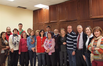 El alcalde clausura un curso para personas que tienen enfermos dependientes a su cargo