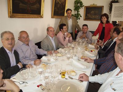 Trabajadores del Ayuntamiento despiden a Julián Álvaro Amigo el día de su jubilación