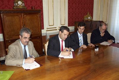 El Ayuntamiento desmontará la línea de media tensión situada en el Barrio del Castillo