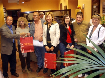 Unos 150 turistas han visitado el salón de Sesiones del Ayuntamiento con motivo de las Jornadas de Puertas Abiertas