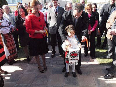 La Asociación Hispano Rumana de Cuenca recibe el local que le ha cedido el Ayuntamiento de Cuenca