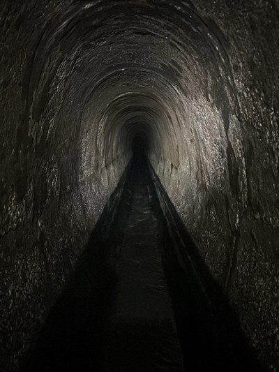 El Ayuntamiento de Cuenca lleva a cabo la limpieza del colector de saneamiento de las calles Alicante y Dalmacio García Izcara