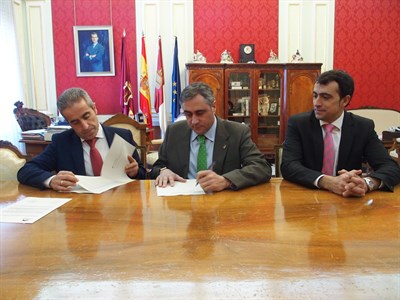 El Ayuntamiento y CaixaBank suscriben un anticipo de recaudación  