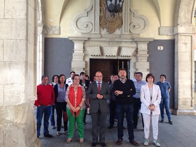 Minuto de silencio en el Ayuntamiento de Cuenca por el fallecimiento de la presidenta de la Diputación de León y en señal de repulsa a la violencia