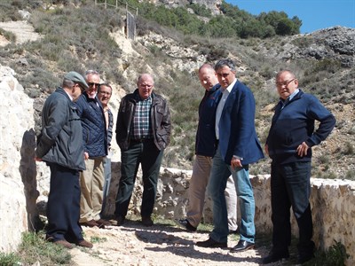 El Ayuntamiento arreglará la senda de San Julián que parte frente al Recreo Peral