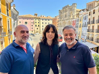 La ilustradora conquense Cristina Martínez Benita (EME Acuarelas) será la cartelista de la Feria y Fiestas de San Julián 2025